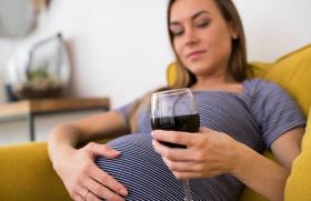 Alcool et grossesse, un verre c’est déjà trop…