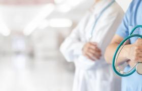 Sécurité des soins obstétricaux : une charge de travail très élevée pour 21% des sages-femmes