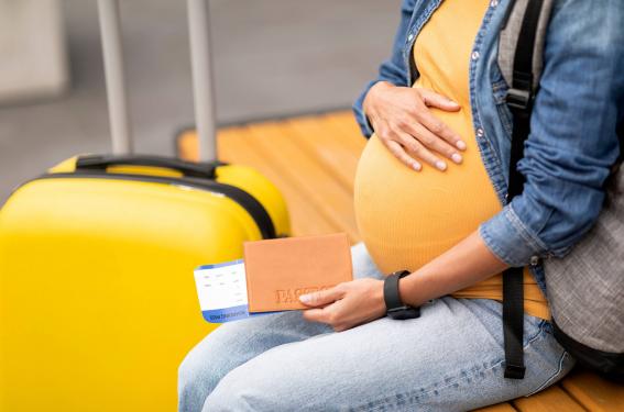Voyage et grossesse : compatibilité et précautions